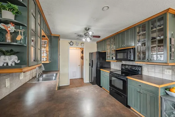 $329,900 | 748 Regency Drive, Hurst, TX 76054