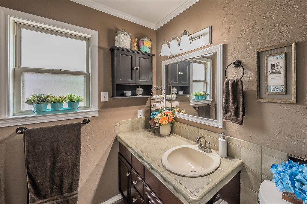 748 Regency Drive Hurst, TX 76054 - Photo 18 of 31 Primary bathroom
