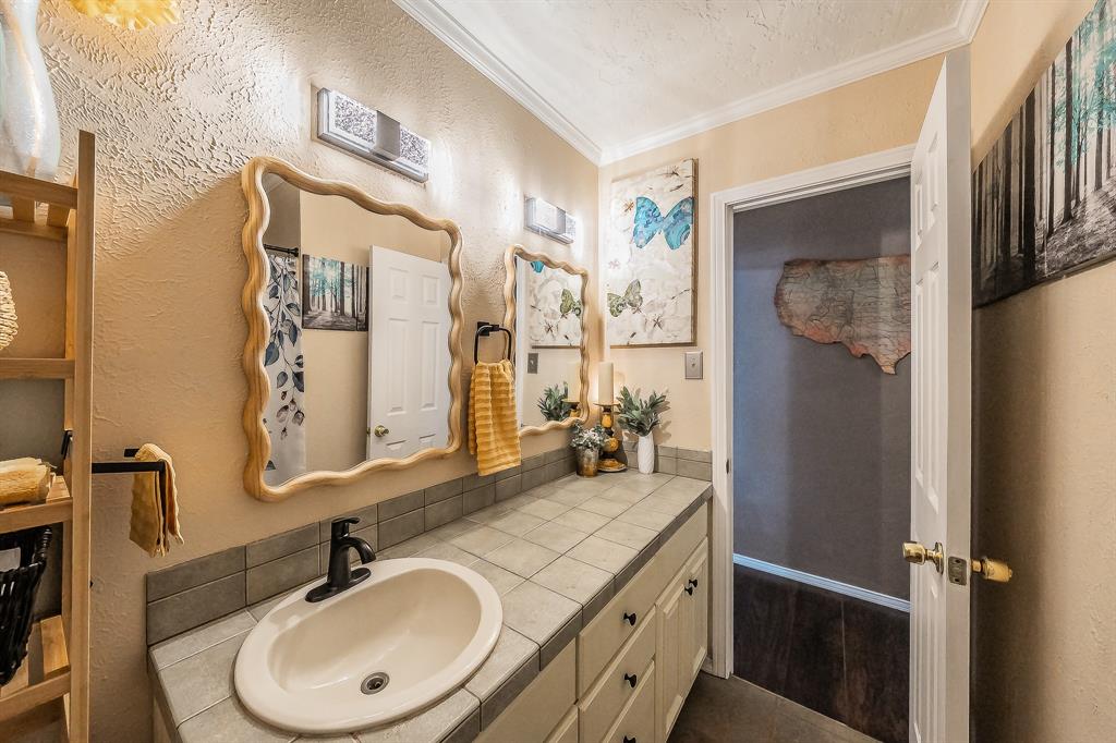 748 Regency Drive Hurst, TX 76054 - Photo 25 of 31
