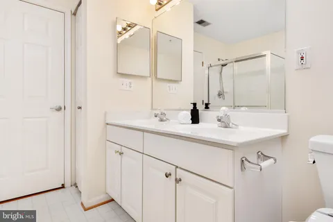 $385,000 | 5824 Wyndham Circle, Unit 102, Columbia, MD 21044