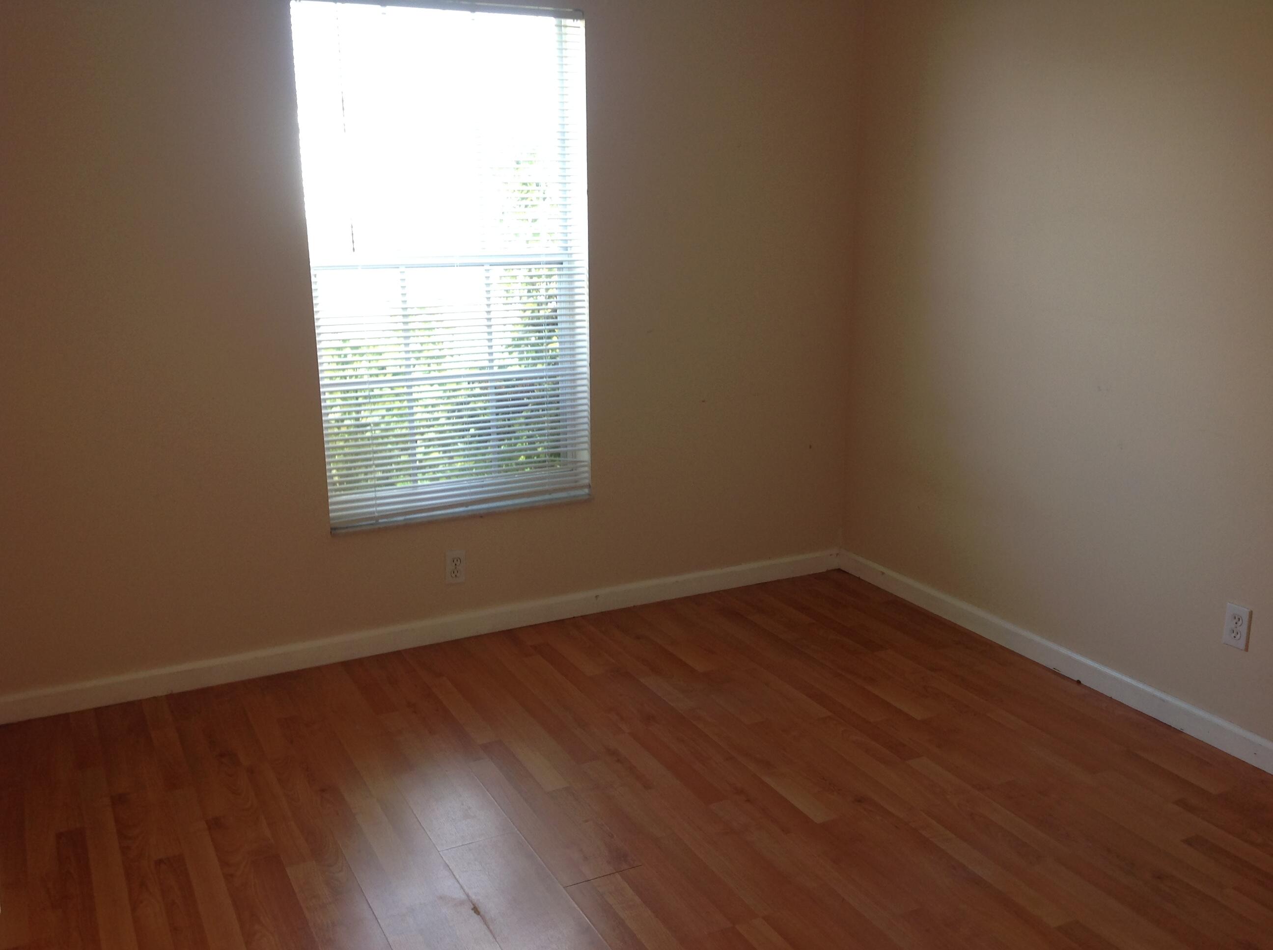 340 Southwest Undallo Road Port St. Lucie, FL 34953 - Photo 11 of 15 IMG_2389