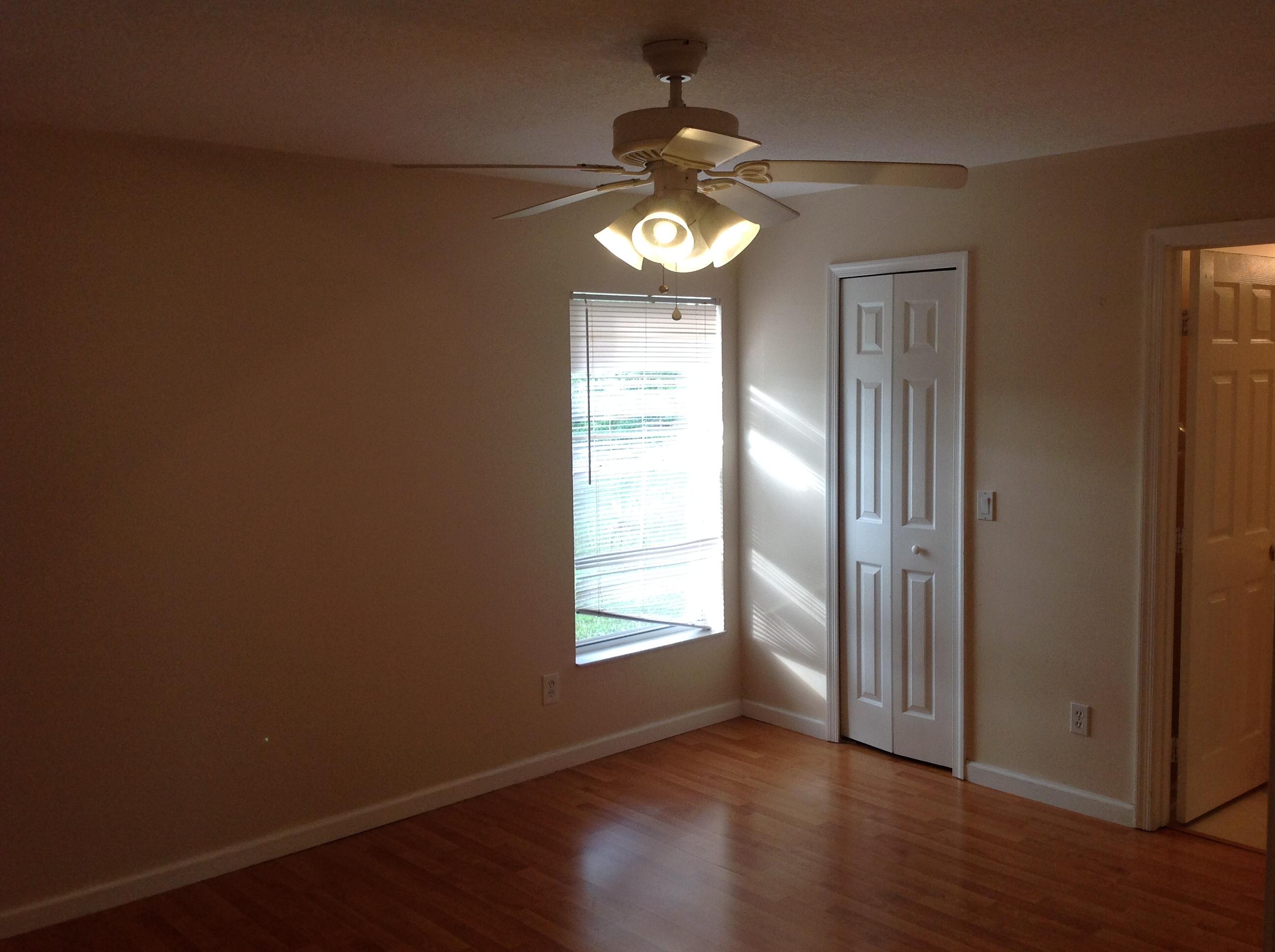 340 Southwest Undallo Road Port St. Lucie, FL 34953 - Photo 7 of 15 IMG_2384