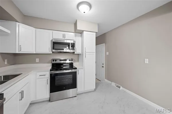 $305,000 | 1201 Clearview Drive, St. Charles, MO 63303