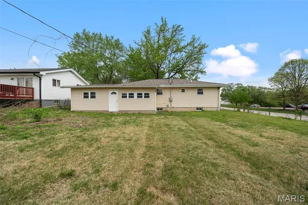 $305,000 | 1201 Clearview Drive, St. Charles, MO 63303