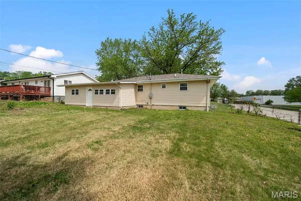 $305,000 | 1201 Clearview Drive, St. Charles, MO 63303