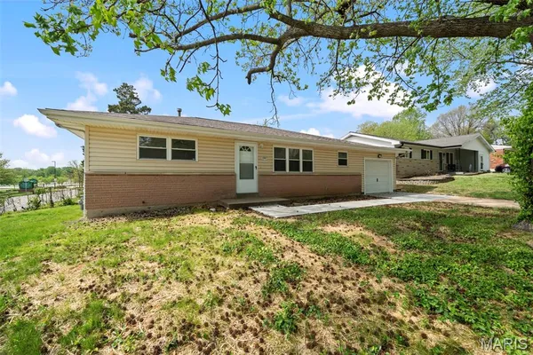 $305,000 | 1201 Clearview Drive, St. Charles, MO 63303