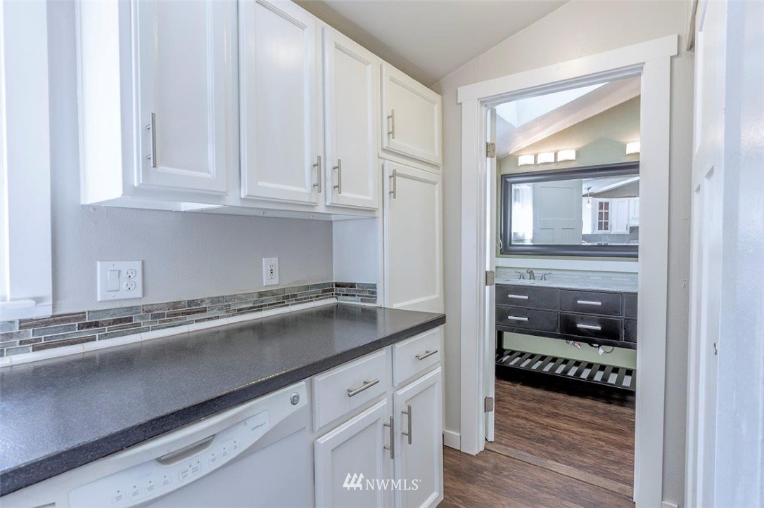 4227 Robinson Road Northeast Bremerton, WA 98310 - Photo 8 of 25 Gallery Image 8