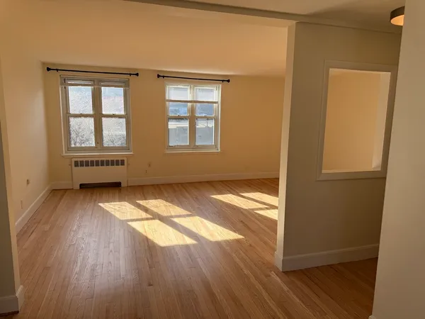 $3,000 | 136 Boylston Street, Unit 1, Newton, MA 02467