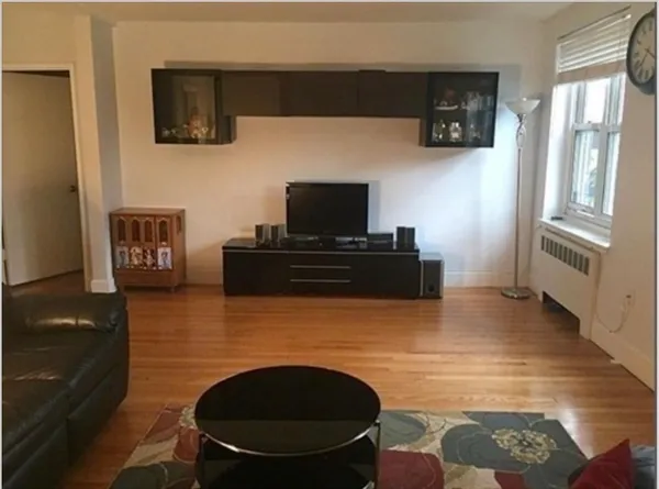 $3,000 | 136 Boylston Street, Unit 1, Newton, MA 02467