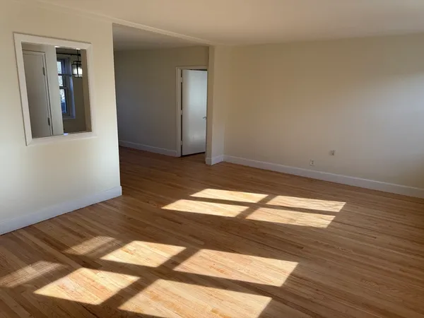 $3,000 | 136 Boylston Street, Unit 1, Newton, MA 02467