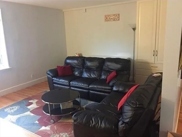 $3,000 | 136 Boylston Street, Unit 1, Newton, MA 02467