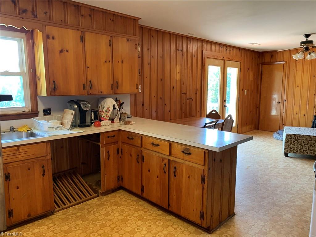 495 Seven Island Road Danbury, NC 27016 - Photo 11 of 30 Gallery Image 11