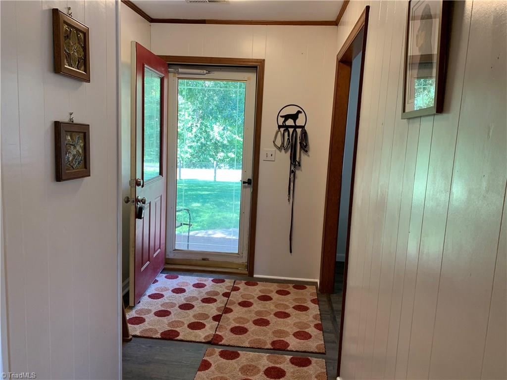 495 Seven Island Road Danbury, NC 27016 - Photo 5 of 30 Gallery Image 5