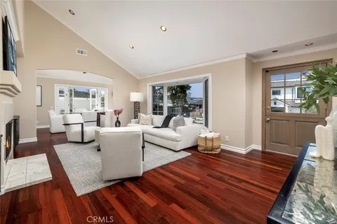 $4,125,000 | 332 Holmwood Drive, Newport Beach, CA 92663