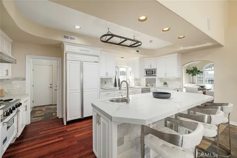 $4,125,000 | 332 Holmwood Drive, Newport Beach, CA 92663