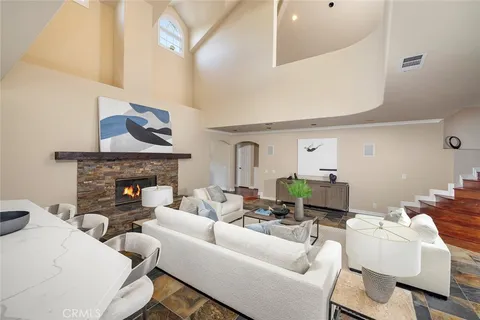 $4,125,000 | 332 Holmwood Drive, Newport Beach, CA 92663