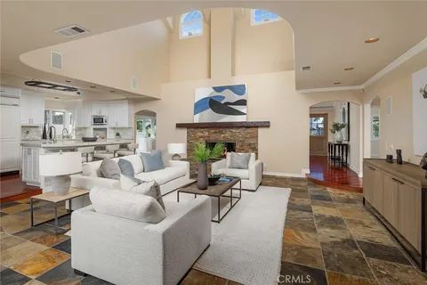 $4,125,000 | 332 Holmwood Drive, Newport Beach, CA 92663