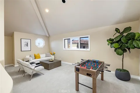 $4,125,000 | 332 Holmwood Drive, Newport Beach, CA 92663
