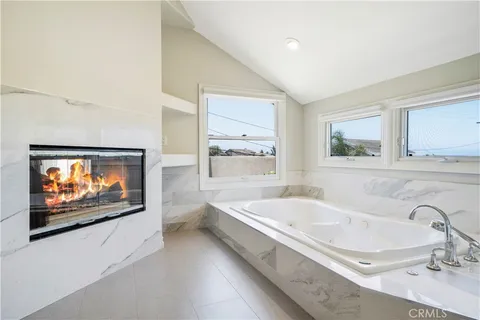 $4,125,000 | 332 Holmwood Drive, Newport Beach, CA 92663