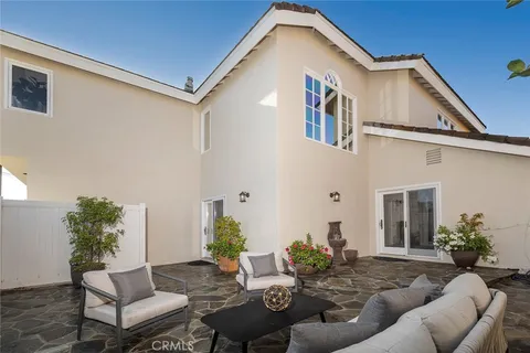 $4,125,000 | 332 Holmwood Drive, Newport Beach, CA 92663