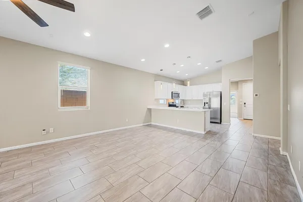 $2,350 | 12406 West Northview Avenue, Glendale, AZ 85307