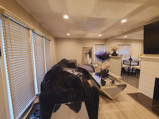 $184,900 | 340 Indianwood Boulevard, Park Forest, IL 60466