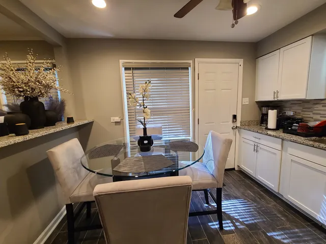 $184,900 | 340 Indianwood Boulevard, Park Forest, IL 60466