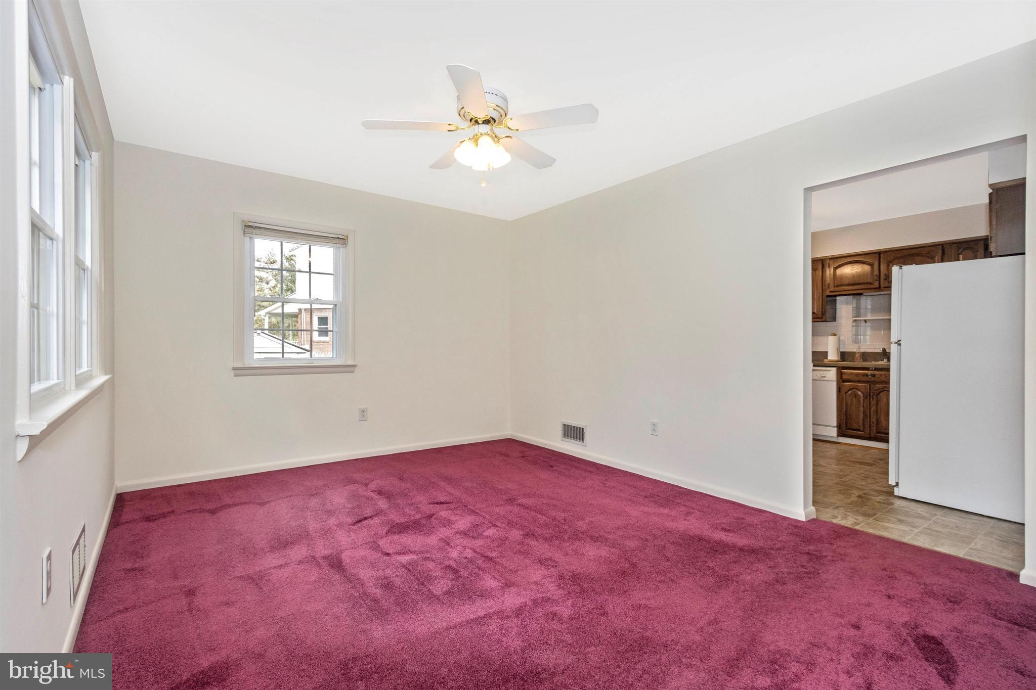 5213 Cochran Road Beltsville, MD 20705 - Photo 3 of 47 LIVING ROOM