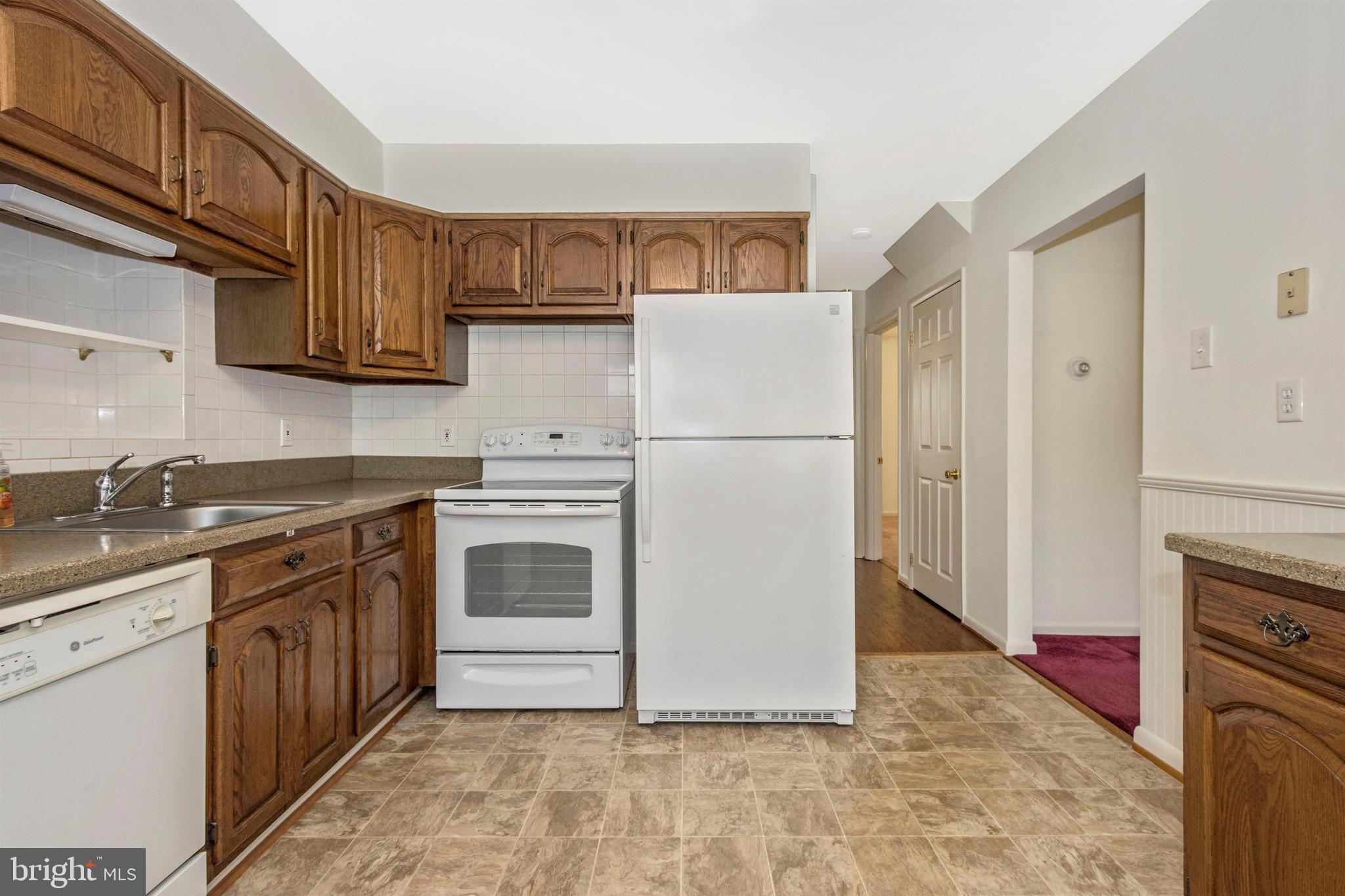 5213 Cochran Road Beltsville, MD 20705 - Photo 7 of 47 KITCHEN