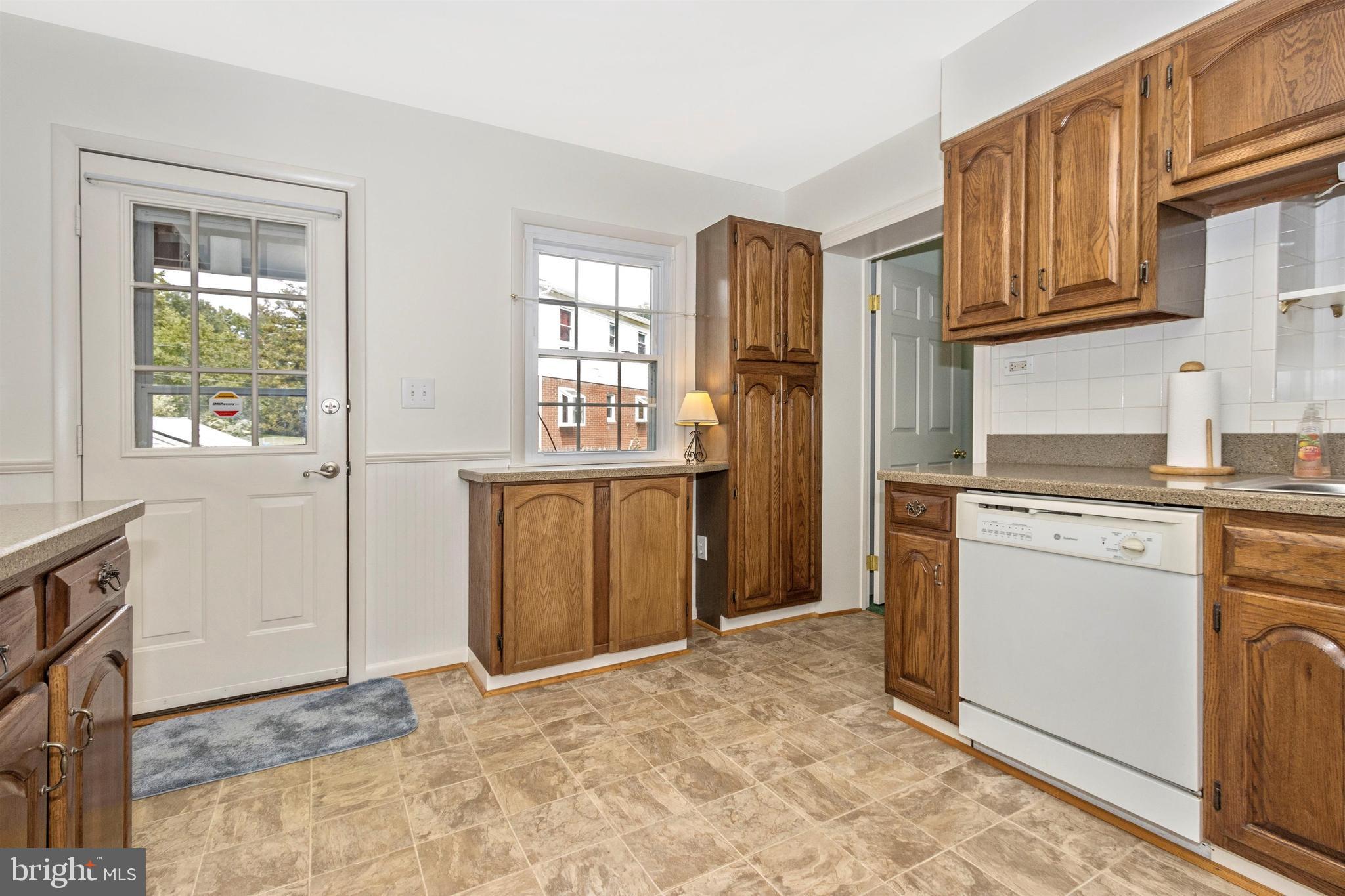 5213 Cochran Road Beltsville, MD 20705 - Photo 8 of 47 KITCHEN