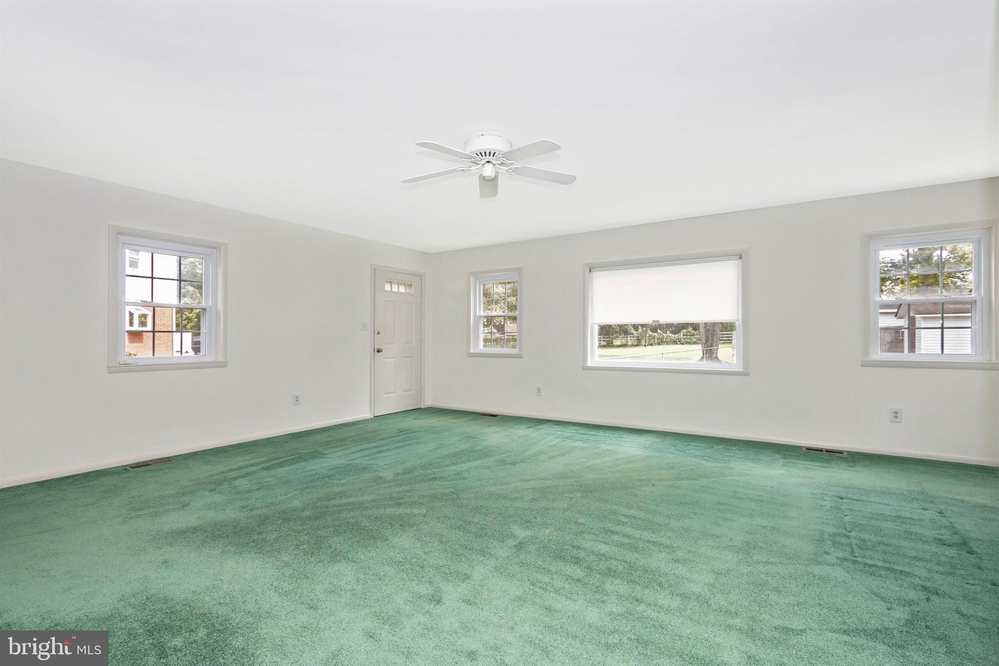 5213 Cochran Road Beltsville, MD 20705 - Photo 10 of 47 FAMILY ROOM