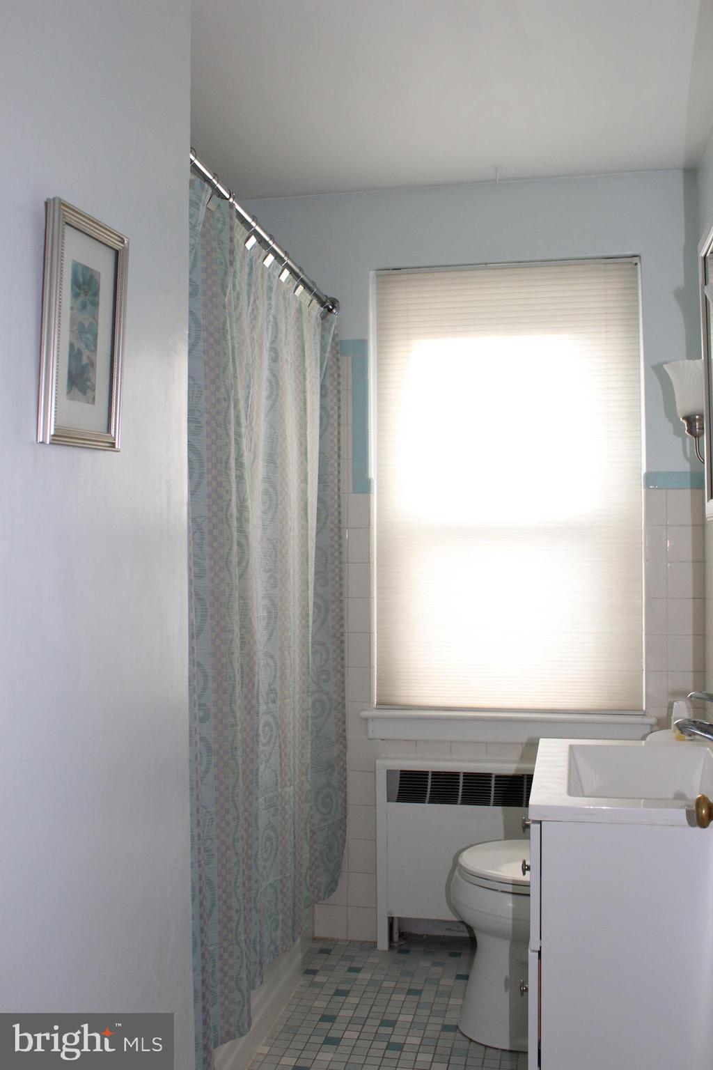 1523 Dorchester Road Havertown, PA 19083 - Photo 15 of 27 Gallery Image 15