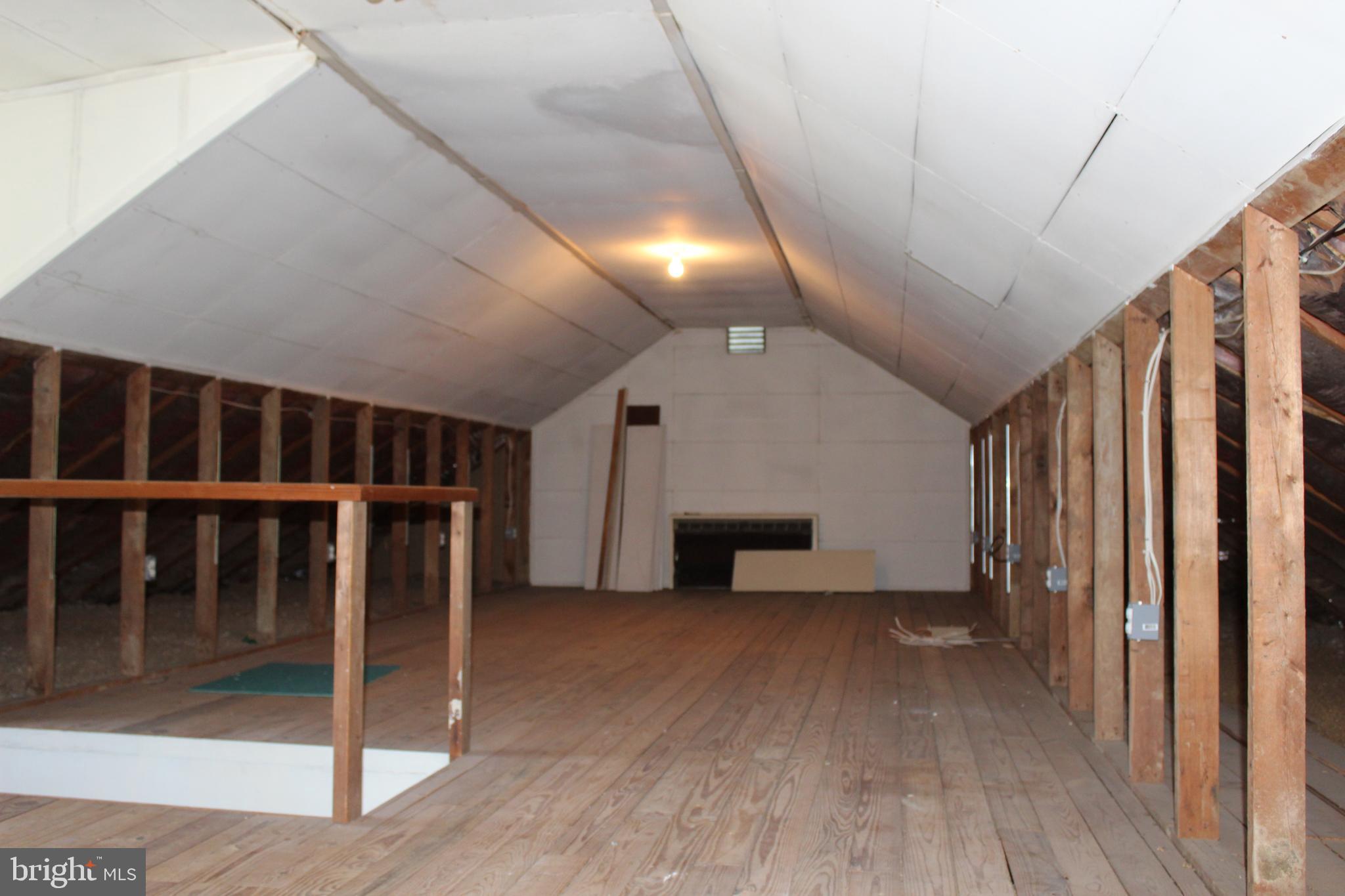 1523 Dorchester Road Havertown, PA 19083 - Photo 18 of 27 Gallery Image 18