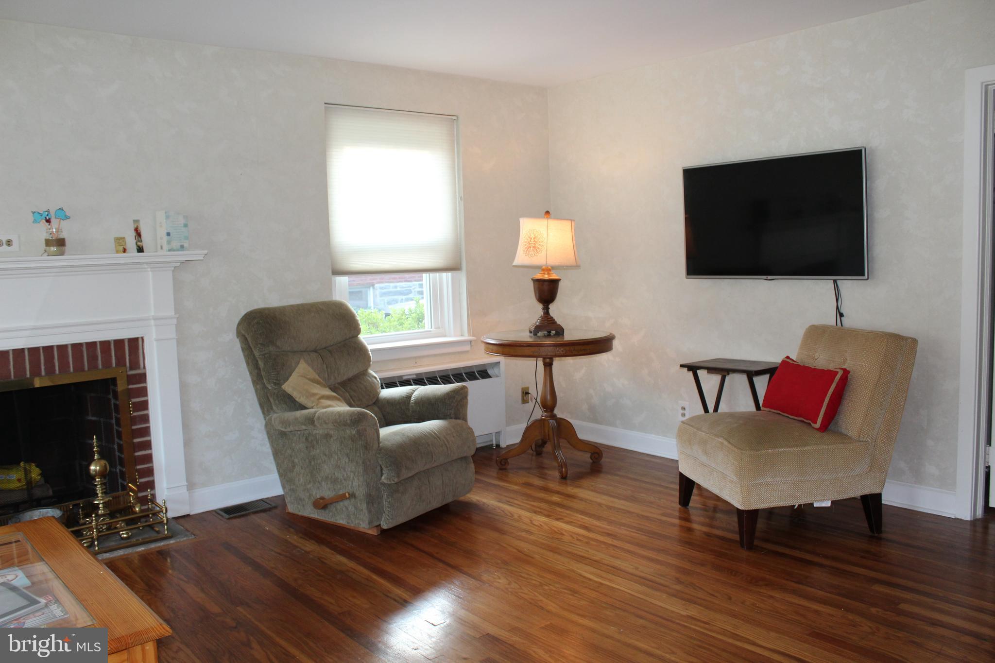 1523 Dorchester Road Havertown, PA 19083 - Photo 4 of 27 Gallery Image 4