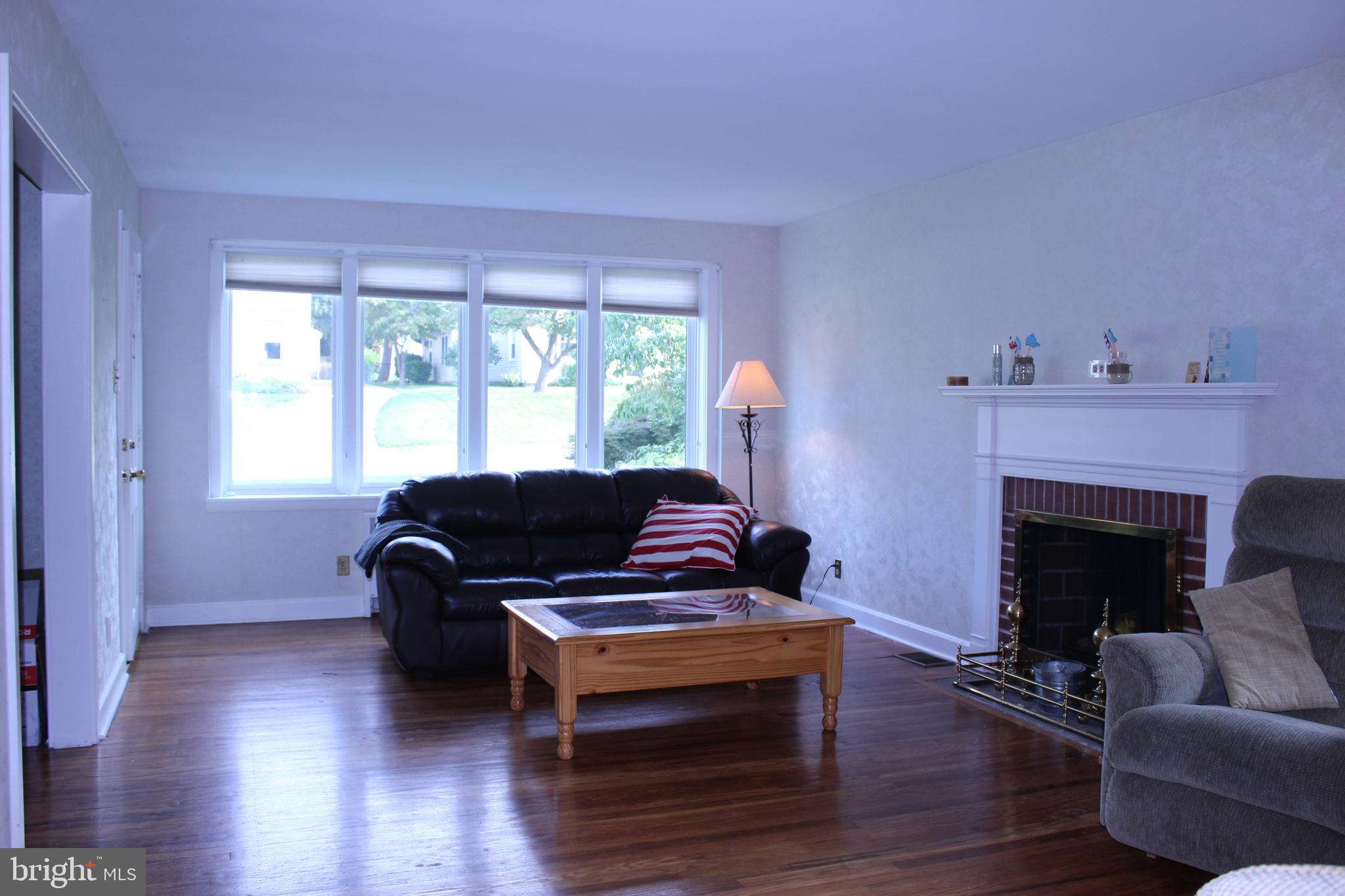 1523 Dorchester Road Havertown, PA 19083 - Photo 6 of 27 Gallery Image 6