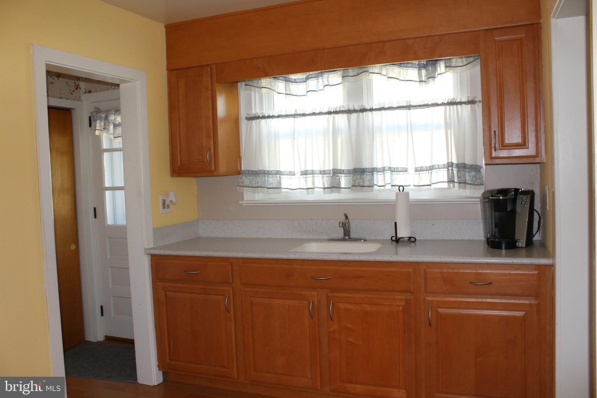 1523 Dorchester Road Havertown, PA 19083 - Photo 8 of 27 Gallery Image 8