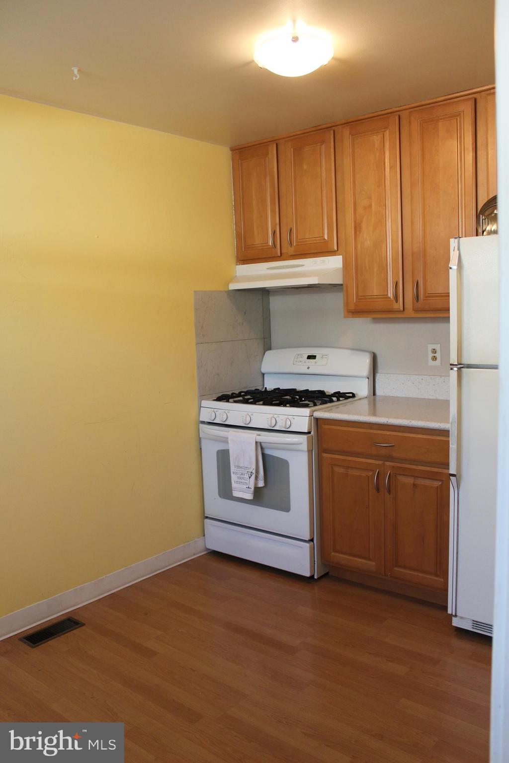 1523 Dorchester Road Havertown, PA 19083 - Photo 9 of 27 Gallery Image 9