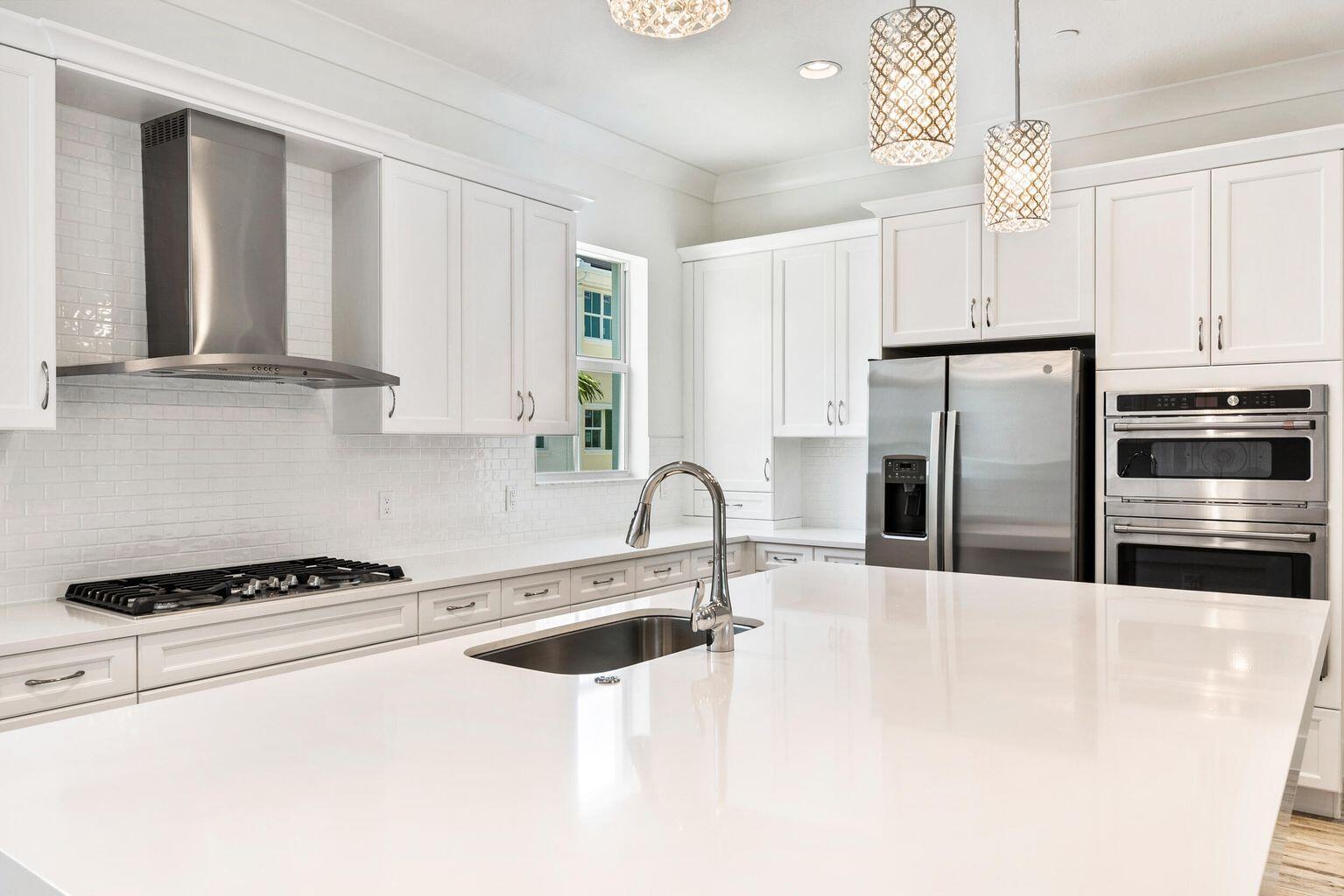 12544 Gross Pointe Road Palm Beach Gardens, FL 33418 - Photo 8 of 39 kitchen