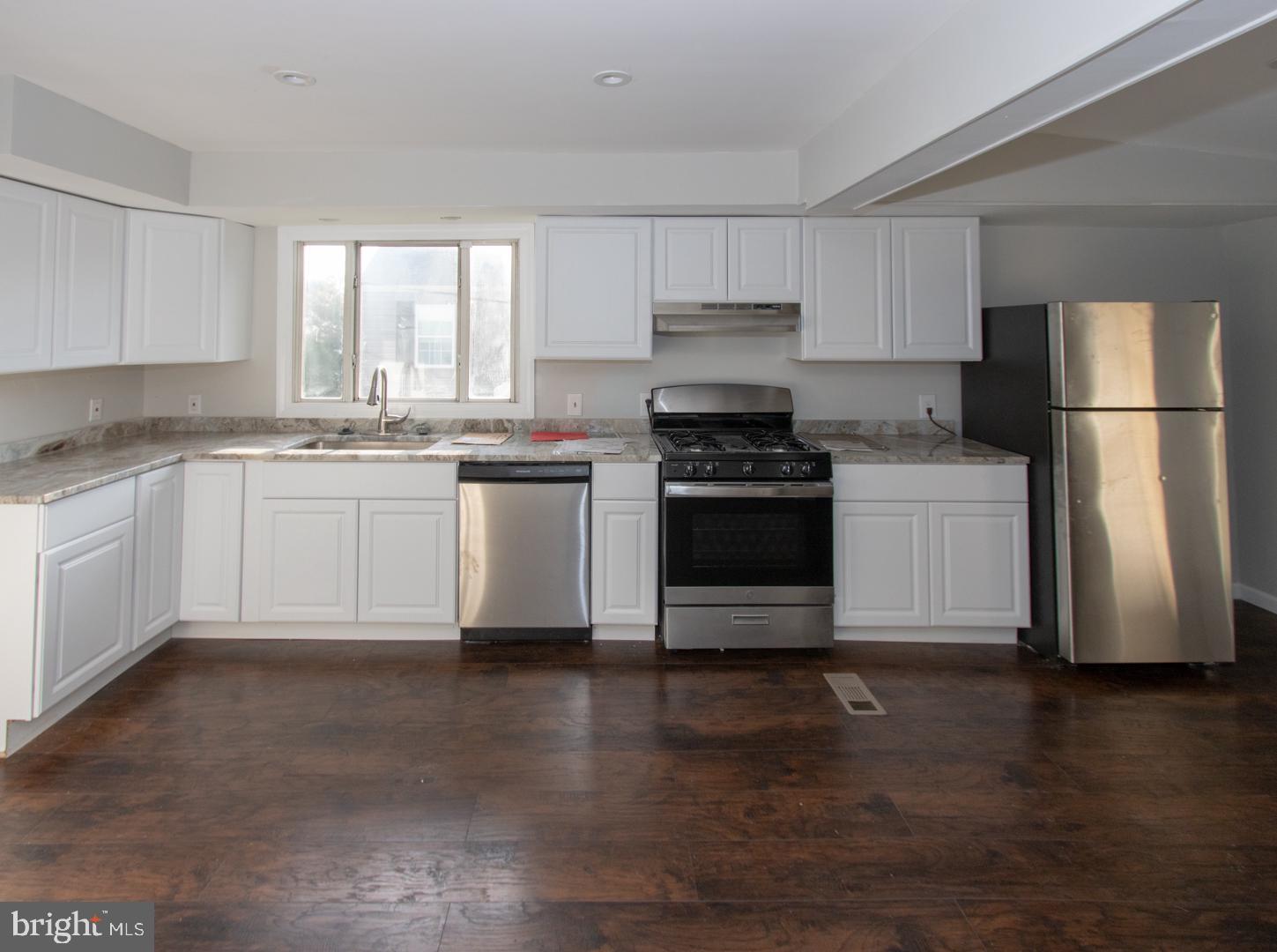 8128 Cornwall Road Baltimore, MD 21222 - Photo 7 of 22