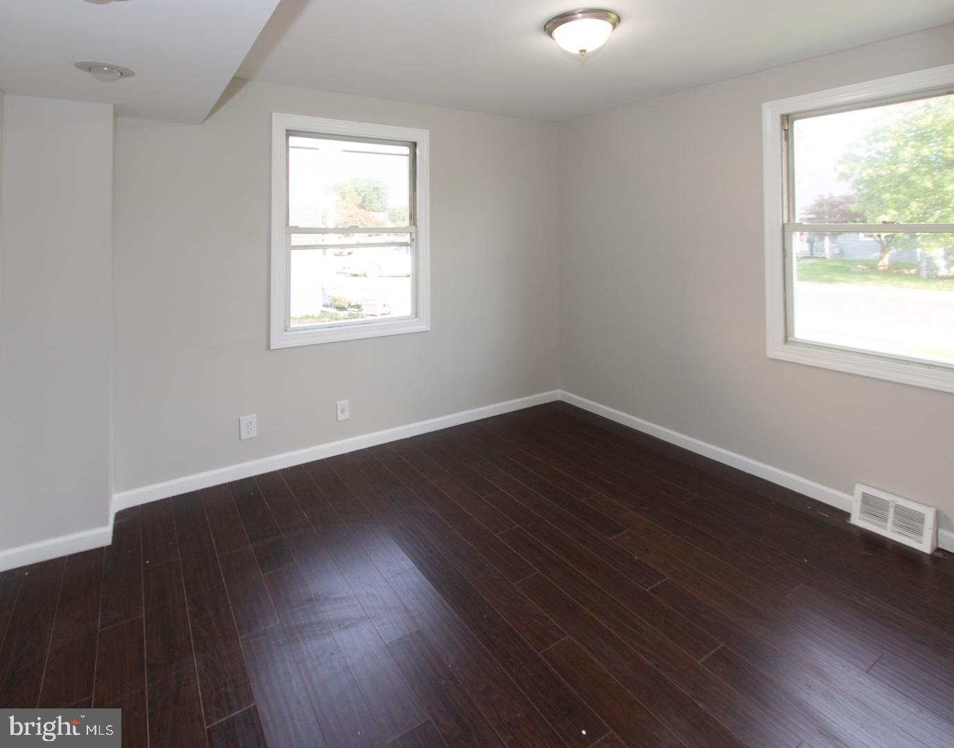 8128 Cornwall Road Baltimore, MD 21222 - Photo 9 of 22