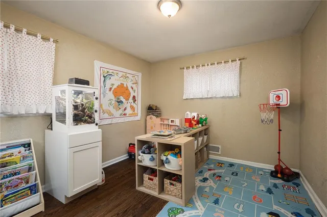 $239,000 | 1309 South McHenry Avenue, Independence, MO 64057