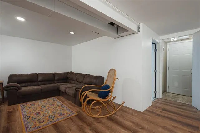 $239,000 | 1309 South McHenry Avenue, Independence, MO 64057