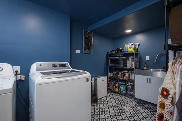 $239,000 | 1309 South McHenry Avenue, Independence, MO 64057