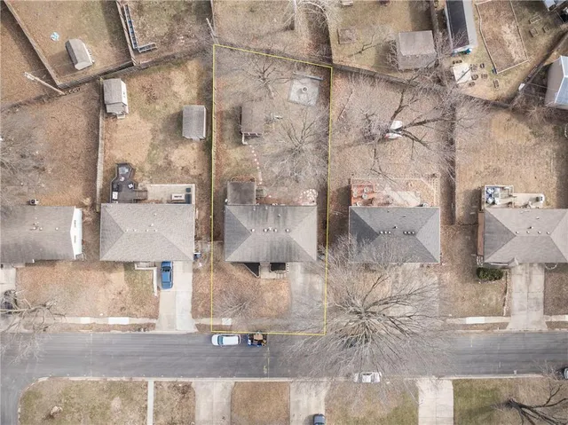 $239,000 | 1309 South McHenry Avenue, Independence, MO 64057