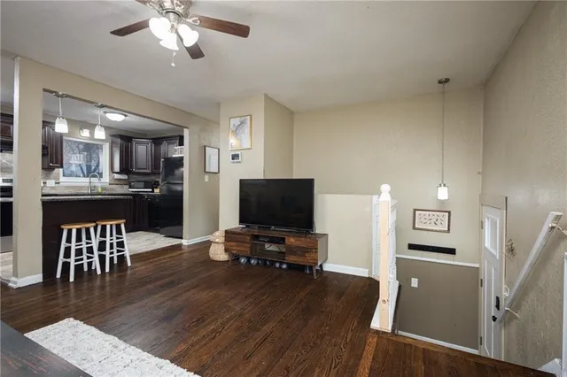 $239,000 | 1309 South McHenry Avenue, Independence, MO 64057