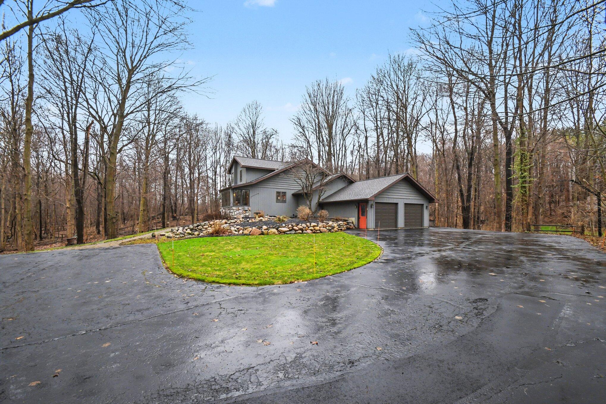 2913 Grange Road Berrien Springs, MI 49103 - Photo 2 of 32 002_file_6526