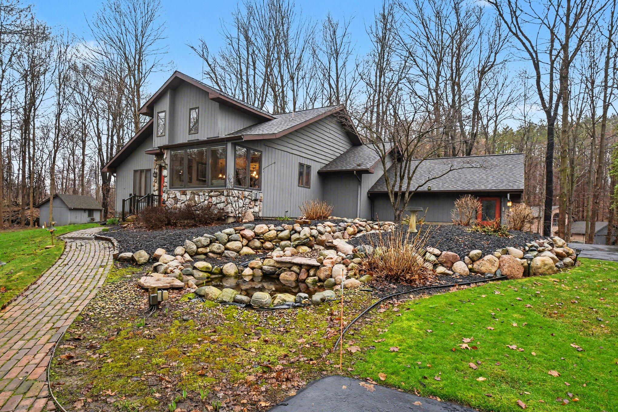 2913 Grange Road Berrien Springs, MI 49103 - Photo 4 of 32 004_file_2540