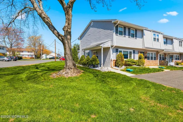 $359,000 | 52 Galewood Drive, Unit 637, Matawan, NJ 07747
