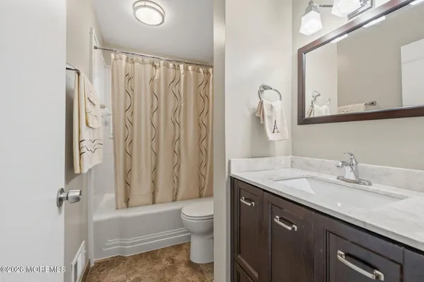 $359,000 | 52 Galewood Drive, Unit 637, Matawan, NJ 07747