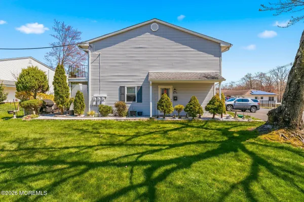 $359,000 | 52 Galewood Drive, Unit 637, Matawan, NJ 07747